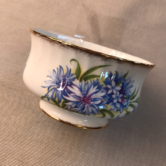 Paragon Cornflower Cream and Sugar Set - Picture 4 of 5